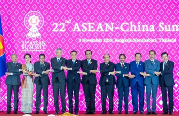 李克强:早日完成区域全面经济伙伴关系协定(RCEP)谈判