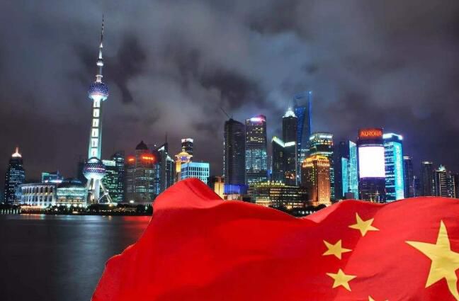 专家探讨：三大危机叠加下的中国经济