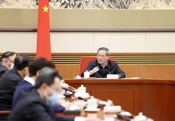 国务院总理李强主持国务院第一次专题学习